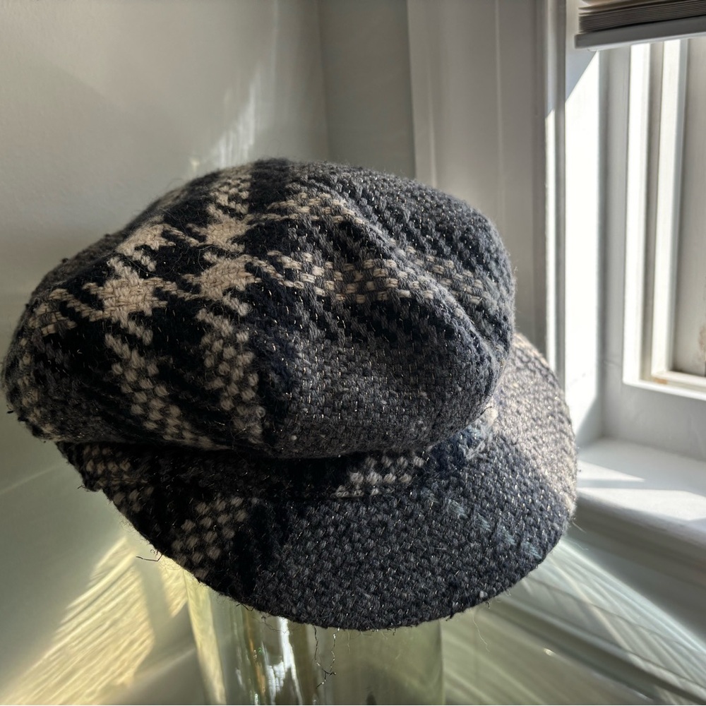 Burberry Black and White Tweed Cap